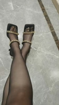 【江婉南】长腿模特S-黑丝高跟踩虐/耳光 JS240601-3