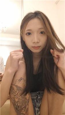 【蛋上蹦迪】双S-纹身精神小妹暴力踢裆/拖鞋抽耳光 bf42151