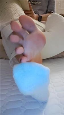 【小猫日记】白袜裸足踩狗头/坐脸窒息/脚插嘴 bf42159