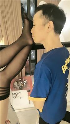 【楼ds】黑丝裸足美腿狂舔 bf42735