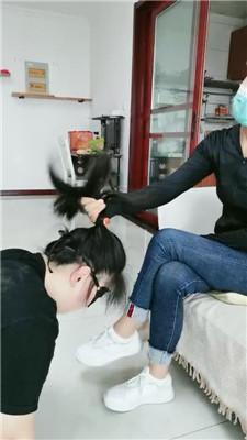 【凌儿女神】母畜-跪舔小白鞋白袜/碾压踩/骑马转胯/耳光 bf42767