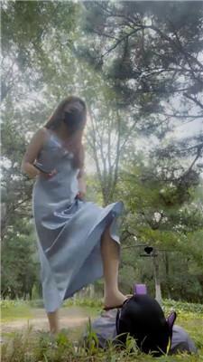 【魔鬼天使】户外虐跟踪狂-坐脸窒息/碾压踩/骑马【双视角版】bf42909