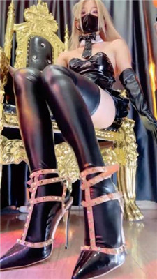 【玥樾S】皮袜窒息 JS240720-27