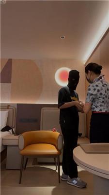 【广东瑶瑶】空姐虐头等舱乘客-厕M/丝足诱惑/脚踩喂食 JS240721-5