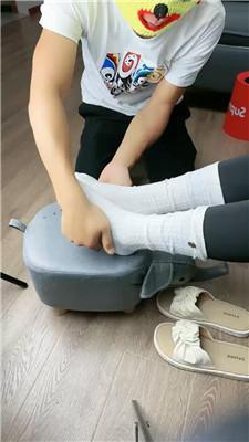 【语小心夫妻】绿帽奴下跪伺候 JS240722-16