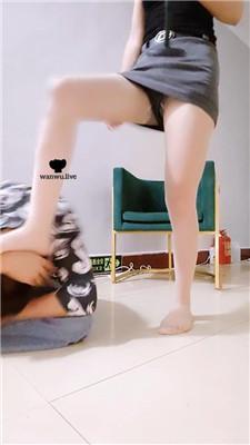 【孤傲女帝】丝袜美腿踩踏踢踹/坐脸窒息/掐乳【双视角版】 bf43287