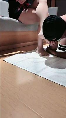 【长沙小雪】肉丝脚狂舔/碾压踩狗头/吃丝袜 JS240802-36