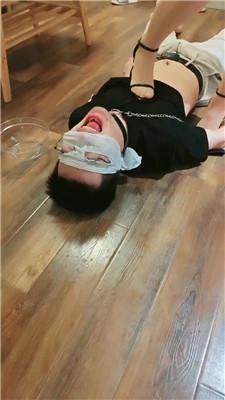 【桃桃樱】高跟踩踏/圣水淋浴/虐乳/鞭打吃厕纸 JS240803-14