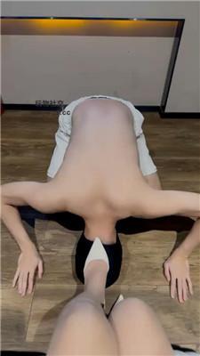 【狗哥】足浴店开发技师-舔脏高跟/转胯狗爬 bf43561