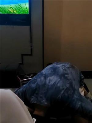 【素人挖掘机】舔技师的高跟玉足/转胯/脚耳光坐脸【双视角版】JS240819-7