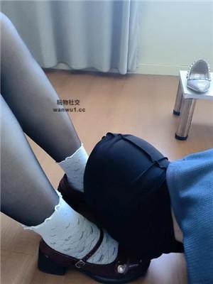 【拽拽】红鞋白棉袜踩狗头/清理脏鞋 JS240909-28