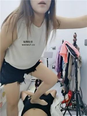 【李老师】肉丝脚全体重踩踏 bf44395