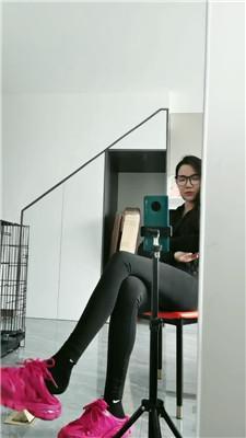 【皮皮】粉鞋黑袜诱惑/踩狗头舔裸足 bf44541