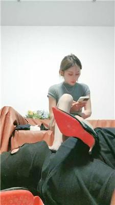 【喵酱紫】灰丝美腿踩地毯奴 JS240917-10