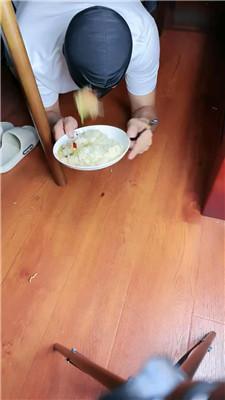 【语小心】圈养奴脚下喂食 JS240921-1