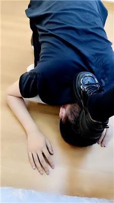 【淄博风s】臭脚捂脸/清理脏鞋臭袜/掐脖 JS240921-23