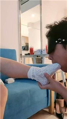 【蓝蓝大s】白袜脚挑战超强深喉 bf44838