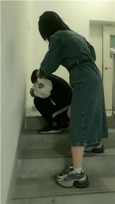 【伊潼】偷闻鞋子被发现-运动鞋白袜踩虐 bf45489