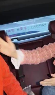 【狗哥】路边开发小姐姐-闻舔白袜/抽耳光【完整版】 bf45523