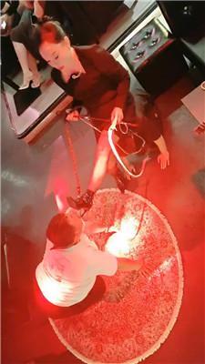 【乐爷】酒吧里面公开玩兄弟奴 JS241006-12