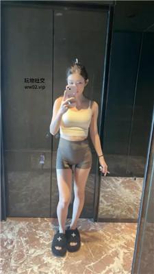 【风筝S】性感女神舔多双脏鞋【双视角完整版】 bf45846