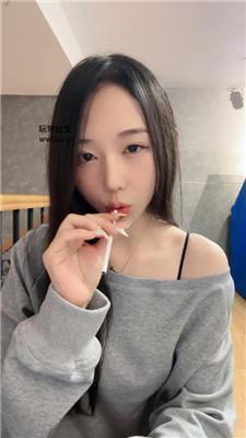 【緲緲】下跪品尝主人玉足 bf45849