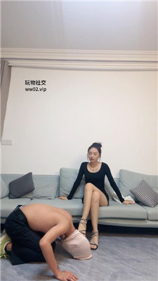 【月亮姐姐】素人S高跟凉鞋玉足蹂躏 bf45894