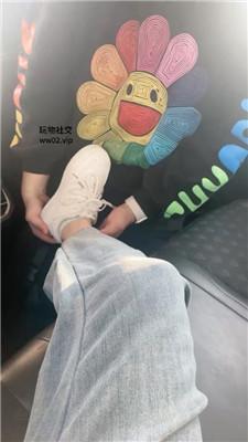 【萱萱】车内白袜恋足舔 JS241025-6