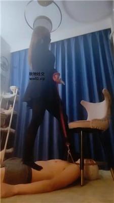 【魔鬼天使】黑丝高跟踩/踢踹骑马/坐脸窒息 bf46340