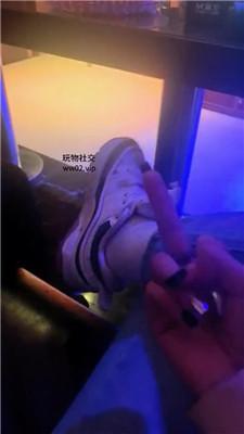 【奶糖】KTV玩虐家奴 JS241031-8