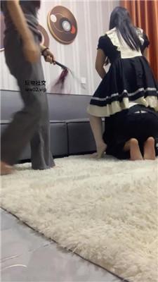 【兜兜】3S-毛拖白袜踩虐/捆绑鞭打/掐乳【三视角版】JS241102-7