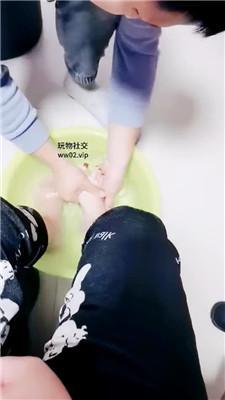 【一璇】圈养奴伺候主人就寝 JS241110-23