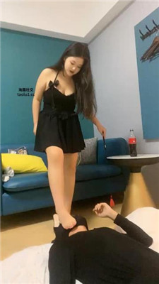 【太妹女爹】掐乳/吮吸脚趾/灌圣水/反绑虐打 bf47050