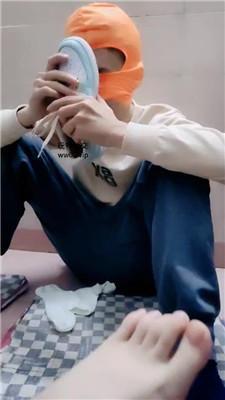 【奇了怪了】运动鞋白袜踢裆/鞭打/踩踏/原味气味辱 bf47109