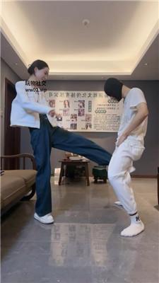 【狗哥】气质女神素人S-小白鞋白袜踩/臭脚捂脸窒息 bf47063