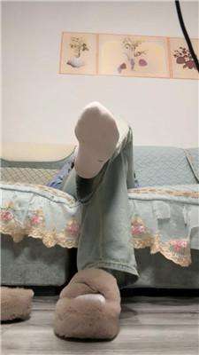 【子熙大人】近距离-毛拖鞋臭脚丫踩地毯奴 JS241118-5