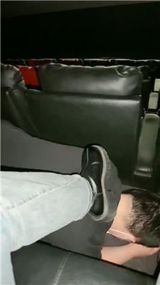 【桃子老师】电影院公开处刑贱奴 bf47346