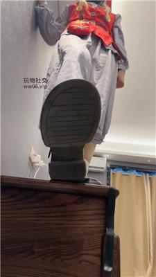 【狗哥】cos女神-皮鞋白袜舔/袜子强制塞嘴 bf47639