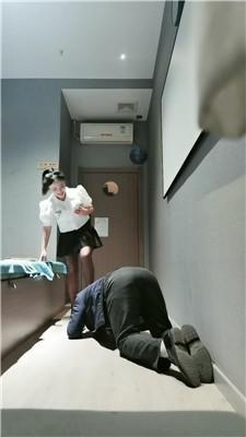 【西北傻子】开发足疗店技师-踩踏跪拜耳光/皮带抽/口水浓痰 JS241204-33