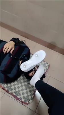 【奇了怪了】胯下辱鞭打/小白鞋白袜踩虐 JS241208-70