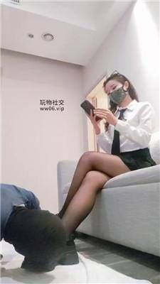 【美璐大大】跪舔脏鞋黑丝/闻舔腋下/碾压踩踏/喂口水 JS241215-21