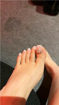 【艾斯】裸足蹂躏踩狗脸 JS241220-8