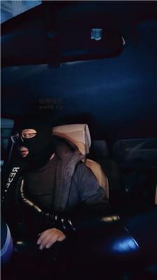 【李老师】车内脏鞋臭脚玩虐司机奴 JS241227-36