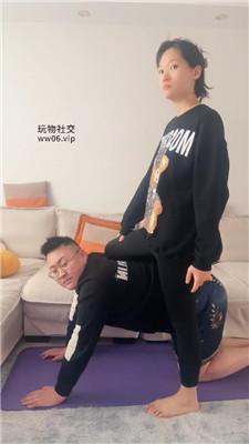 【埋汰】瑜伽女神S-玉足踩虐/骑马 JS241231-1