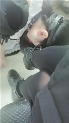 【璃茉老师】女仆母畜-清理脏短靴/强制闻鞋窝 JS250101-28