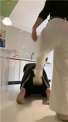 【辣姐】雪地靴连环踢裆/抽耳光/舔脏鞋底 bf49337