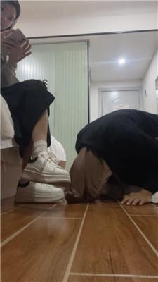 【沐沐大大】磕头求主人用麦昆白袜虐/烟烫 JS250118-19