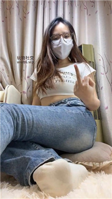 【兔牙】牛仔裤坐脸    250121-15