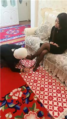 【维纳】丝袜脚狂舔-伺候沐足 JS250215-25