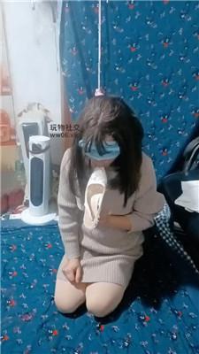 【伪娘和人妻】白袜脚踩蓬头垢面的狗 JS250222-11